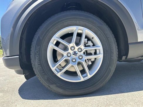 New 2026 Ford Explorer Active RWD image 11