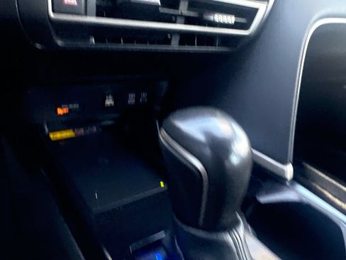Used 2025 Toyota Camry SE FWD image 29