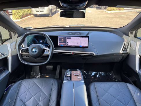 Used 2024 BMW iX xDrive50 w/ Premium Package AWD/4WD image 12