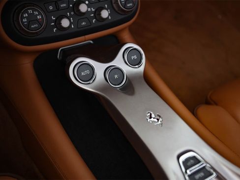 Certified 2012 Ferrari California image 36