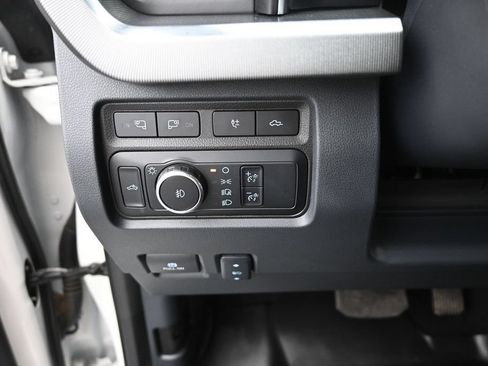 Certified 2024 Ford F250 Platinum AWD/4WD image 20