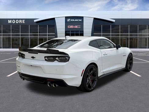 Used 2023 Chevrolet Camaro SS RWD image 3