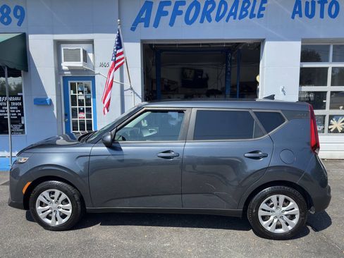 Used 2020 Kia Soul LX image 7
