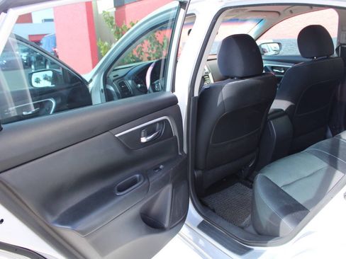 Used 2016 Nissan Altima 2.5 SR FWD image 13