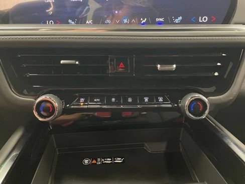 New 2026 Chevrolet Suburban LT AWD/4WD image 6