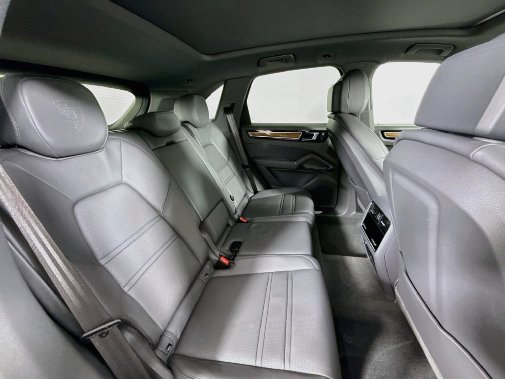 Certified 2023 Porsche Cayenne AWD/4WD image 26