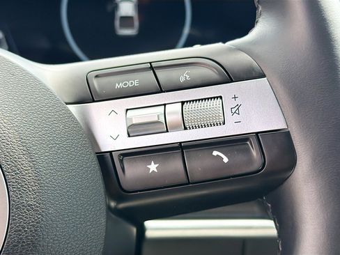 Used 2025 Hyundai Santa Cruz Limited image 36