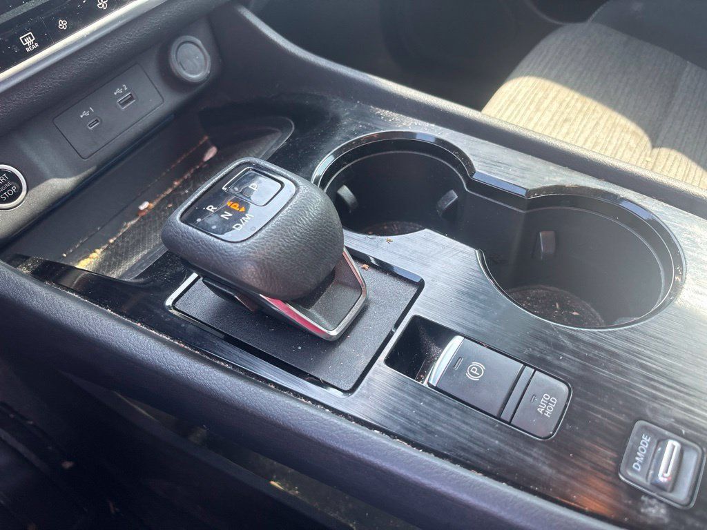 Used 2023 Nissan Rogue SV FWD image 24
