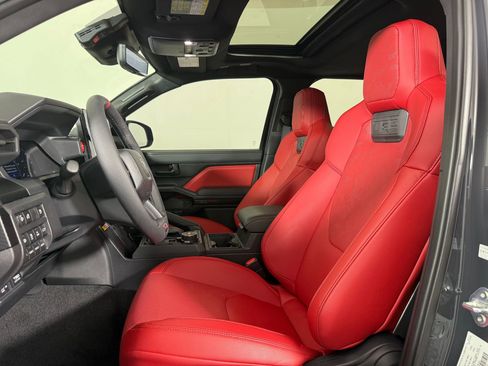 Used 2025 Toyota Tacoma TRD Pro image 5