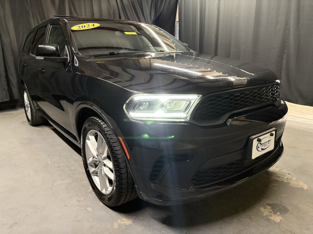 Used 2024 Dodge Durango GT RWD image 3