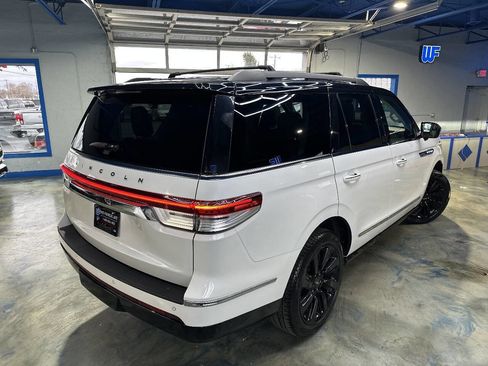 Used 2024 Lincoln Navigator Black Label image 3