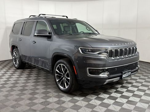 Used 2022 Jeep Wagoneer Series III w/ Premium Group I AWD/4WD image 7