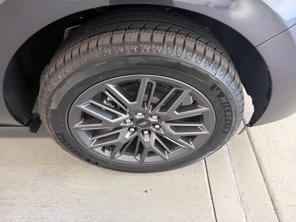 New 2027 Ford Expedition Max Platinum w/ Driver's Package RWD image 5
