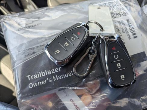 Used 2023 Chevrolet TrailBlazer LT w/ Convenience Package image 37