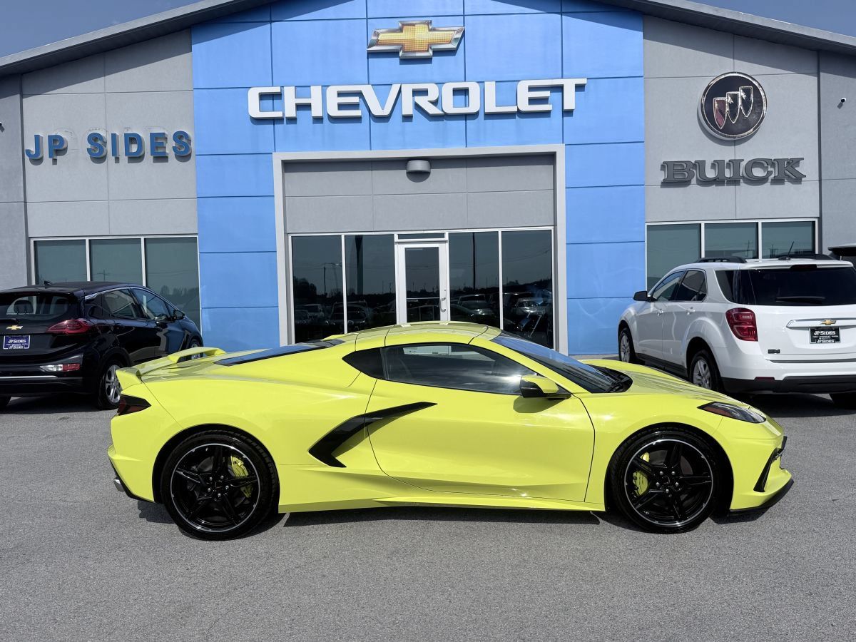 Used 2021 Chevrolet Corvette Stingray Preferred Cpe w/ Z51 Performance Package RWD image 4