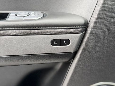 Used 2024 Hyundai Ioniq 5 Limited image 23