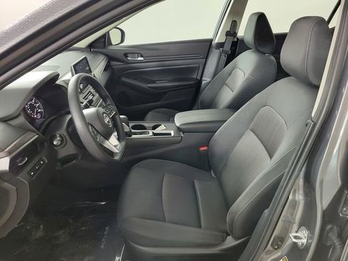Used 2025 Nissan Altima 2.5 SV image 13