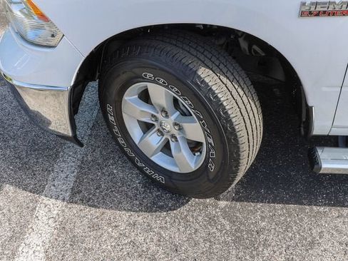 Used 2019 RAM 1500 Classic SLT RWD image 28