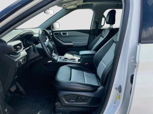Used 2023 Ford Explorer XLT w/ Equipment Group 202A AWD/4WD image 21