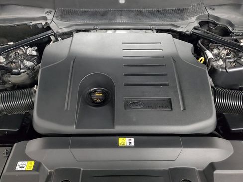 Used 2021 Land Rover Range Rover Sport HST image 4