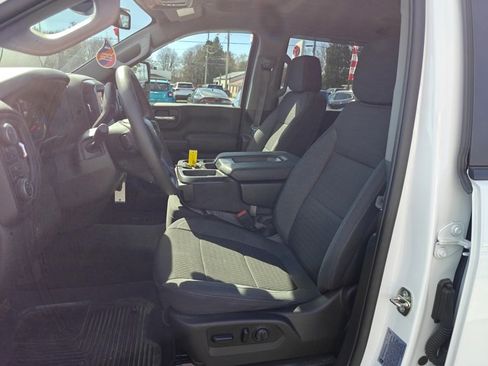 Used 2023 Chevrolet Silverado 2500 Custom w/ Custom Value Package image 9