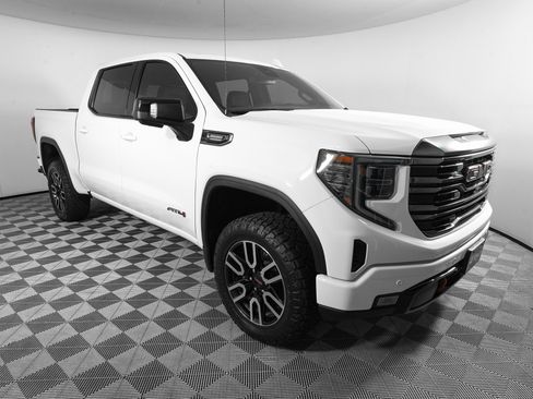 Used 2023 GMC Sierra 1500 AT4 w/ AT4 Premium Package image 3