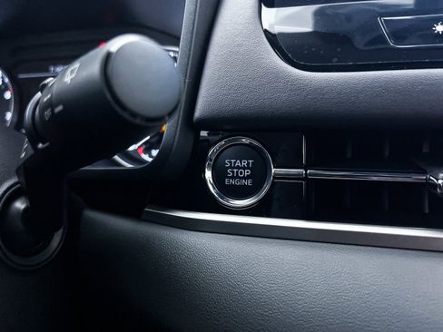 New 2025 Mitsubishi Outlander ES image 17