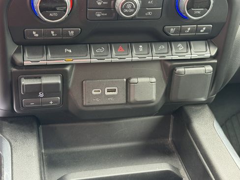Used 2021 Chevrolet Silverado 1500 LTZ AWD/4WD image 21