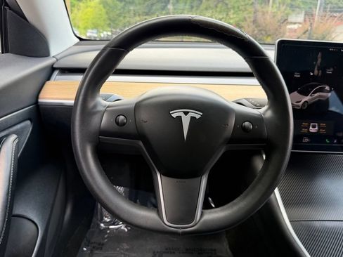 Used 2020 Tesla Model 3 Standard Range Plus RWD image 42