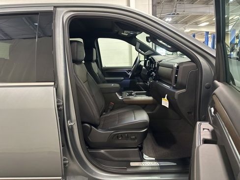 Used 2024 Chevrolet Silverado 3500 High Country w/ Technology Package image 13
