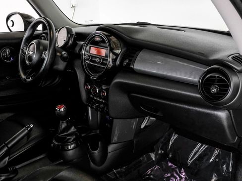 Used 2015 MINI Cooper 2-Door Hardtop image 13