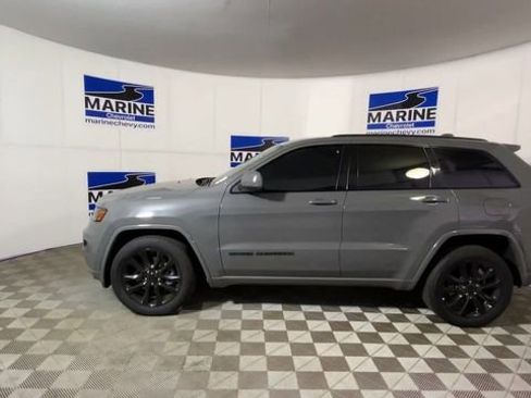 Used 2021 Jeep Grand Cherokee Laredo X AWD/4WD image 7