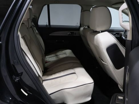 Used 2014 Lincoln MKX AWD w/ Equipment Group 101A image 22