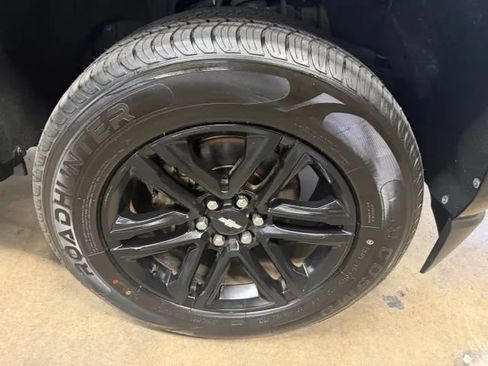Used 2019 Chevrolet Colorado W/T w/ Custom Special Edition RWD image 17