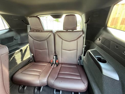 Used 2022 Cadillac XT6 Premium Luxury w/ Technology Package AWD/4WD image 24