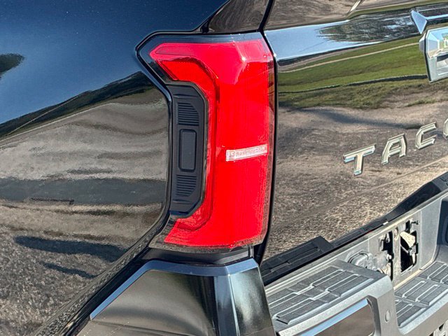 Used 2024 Toyota Tacoma Limited w/ Limited Package (LT) AWD/4WD image 13
