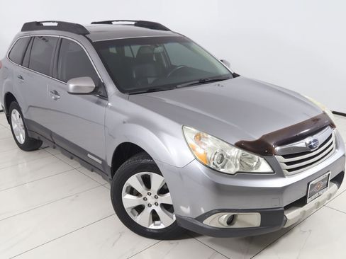 Used 2011 Subaru Outback 2.5i Limited w/ PWR Moonroof Pkg image 15