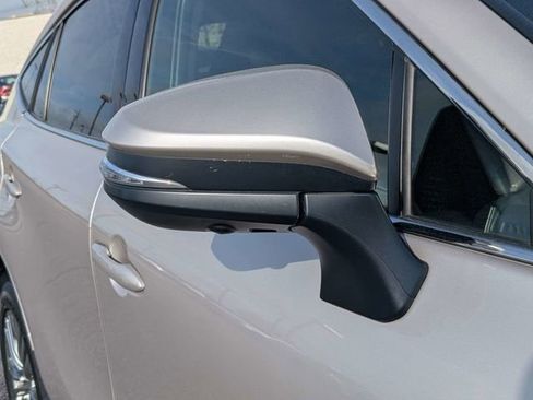 Used 2021 Toyota Venza Limited w/ Advanced Technology Package image 12