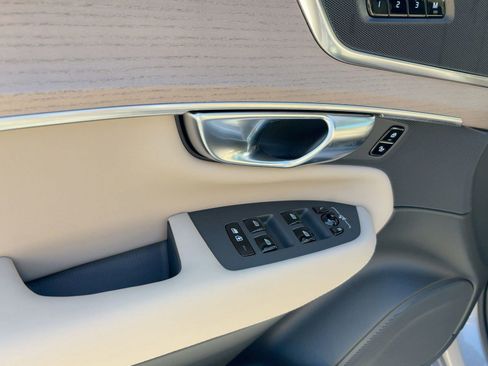 New 2026 Volvo XC90 B5 Plus w/ Protection Package Premier AWD/4WD image 13