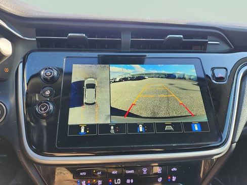 Used 2023 Chevrolet Bolt EUV Premier image 11