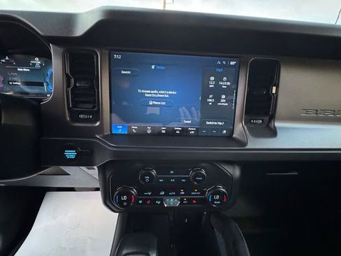 Certified 2025 Ford Bronco Badlands AWD/4WD image 21