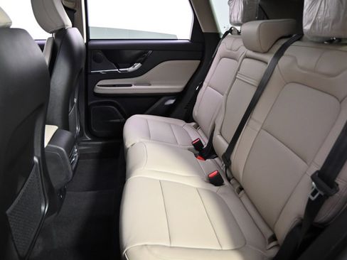 New 2026 Lincoln Corsair Premiere image 21