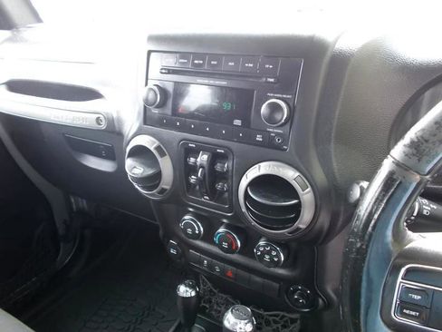 Used 2016 Jeep Wrangler Unlimited Sport image 21