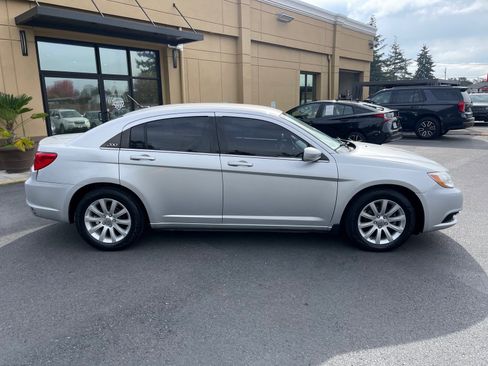 Used 2012 Chrysler 200 Touring image 7