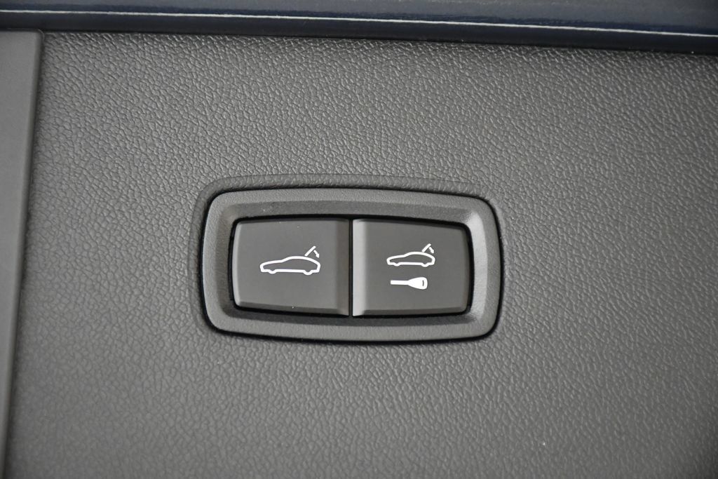 Certified 2025 Porsche Cayenne AWD/4WD image 57