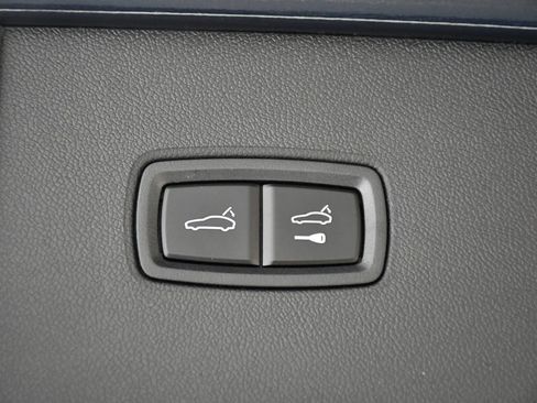 Certified 2025 Porsche Cayenne AWD/4WD image 57