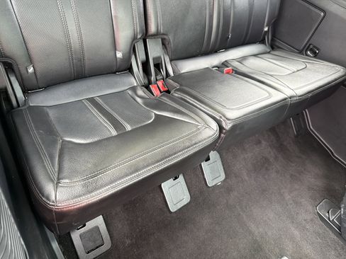 Used 2018 Ford Expedition Limited w/ Equipment Group 301A RWD image 37