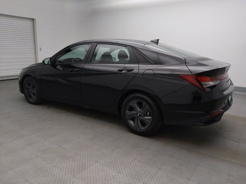 Used 2022 Hyundai Elantra SEL w/ Convenience Package FWD image 3