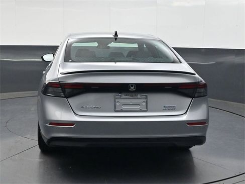 Used 2023 Honda Accord Sport image 5