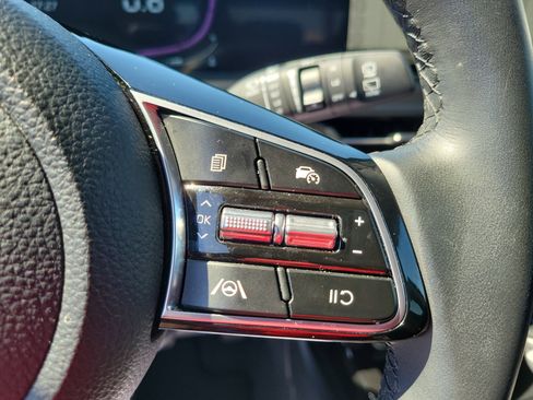 Used 2025 Kia Seltos S FWD image 23